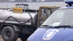 Спипаха шофьор на цистерна да продава контрабанден дизел