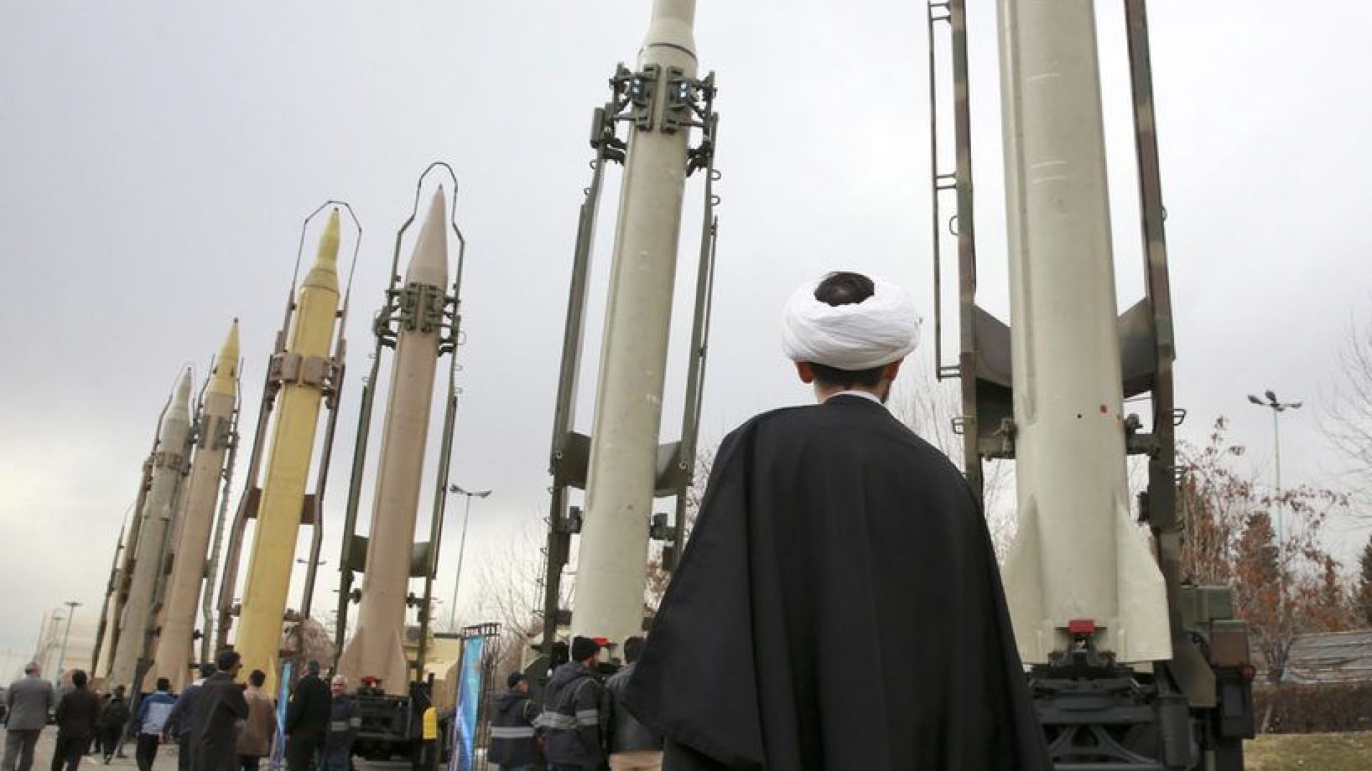 Иран показа Дезфул, ракетата има обсег от 1000 км