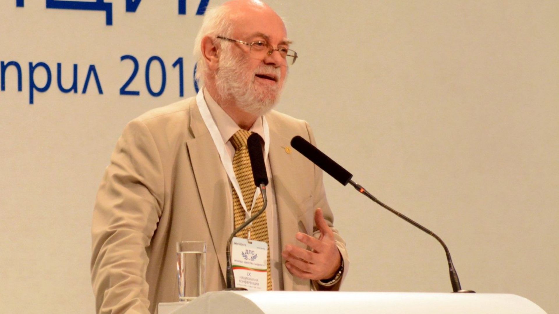 В огромната си част българинът спада към трапезните революционери Особено