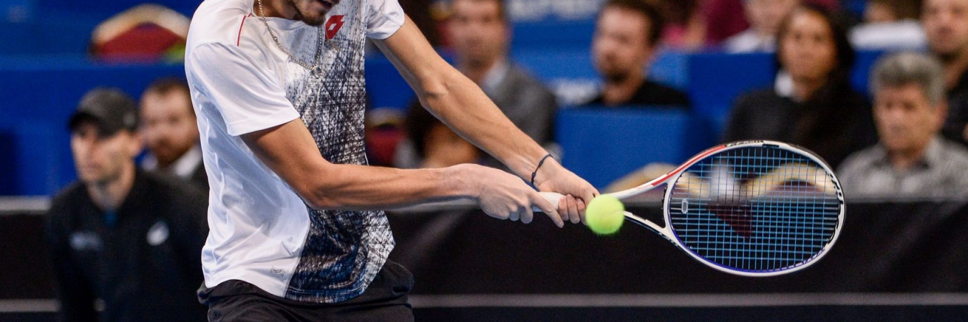 Блестящ Медведев и съдийски гаф спряха Клижан в София