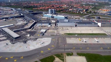 Полицаи свалиха българин от самолет на летището в Копенхаген
