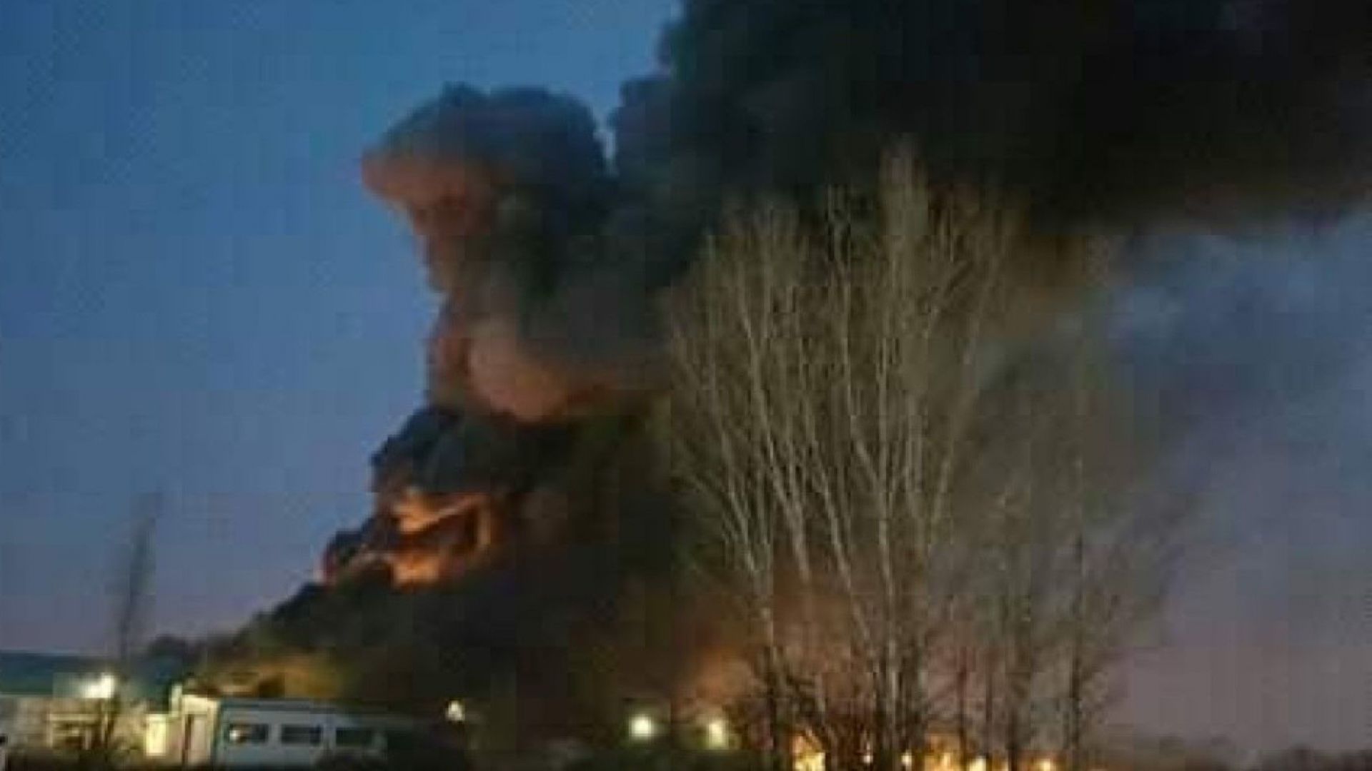 Голям пожар избухна във фабрика за месо в пловдивското село