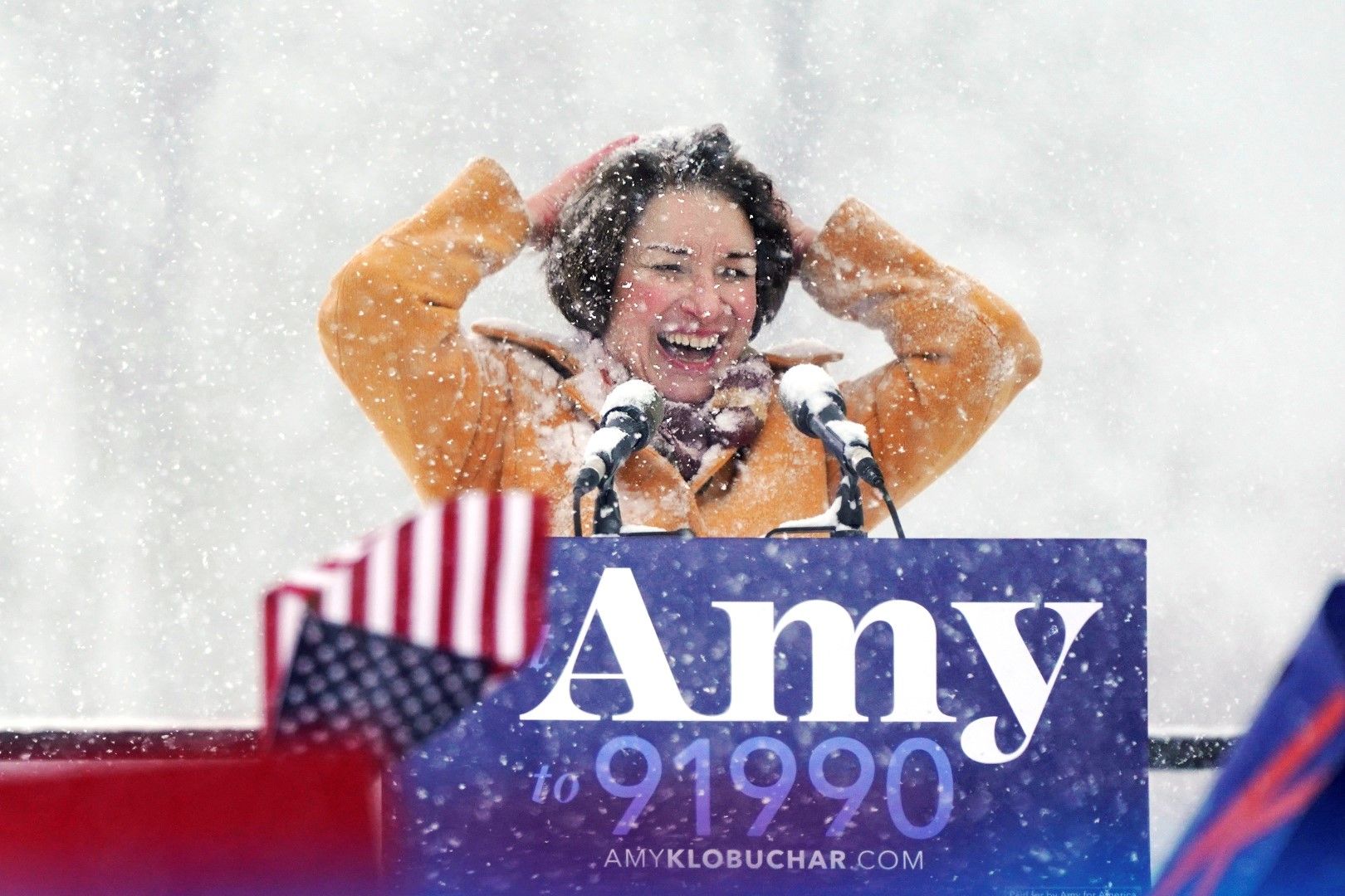  Ейми Клоубъшар обяви наградата си в разгара на тежката зима в Минесота