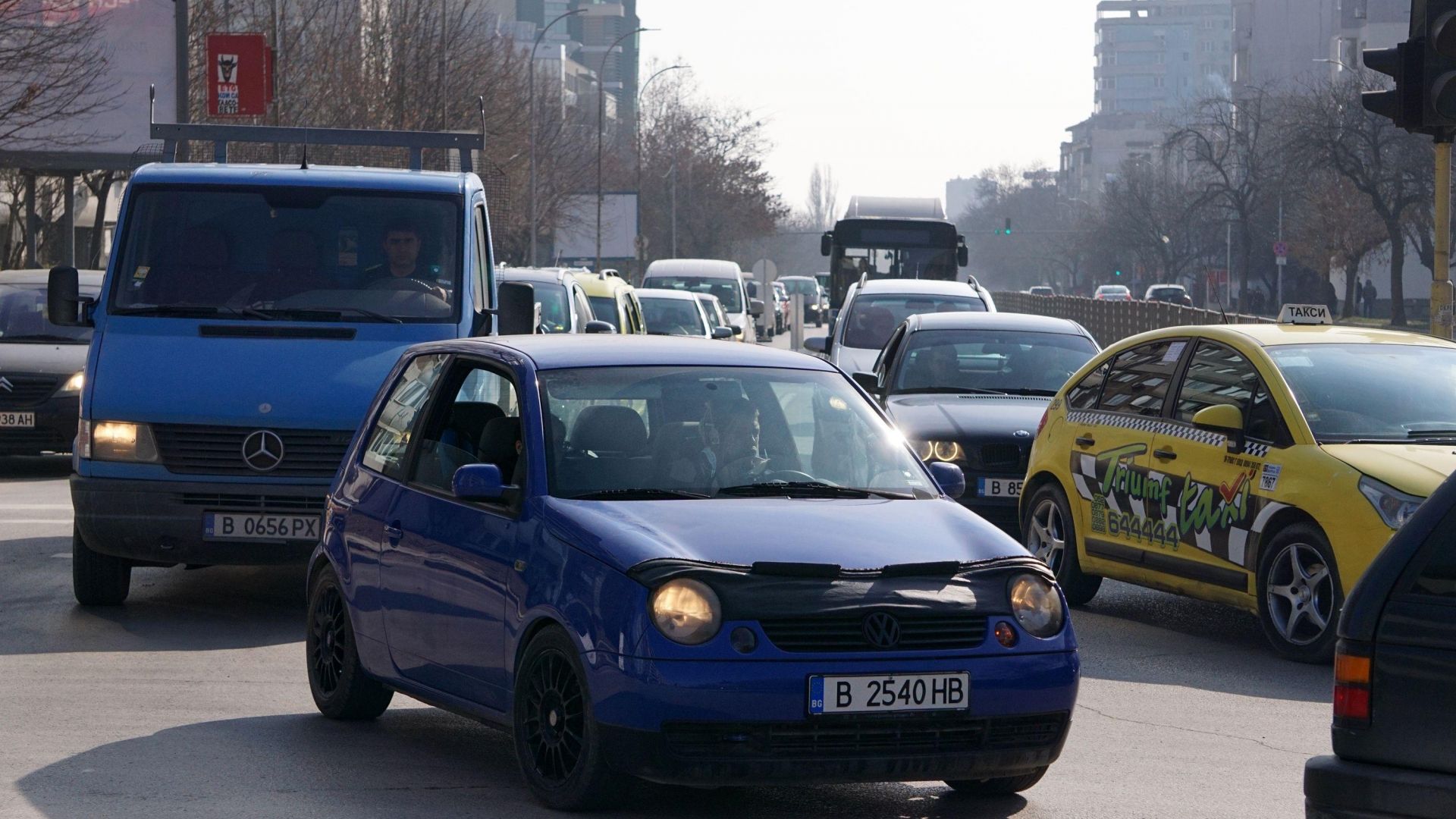 Новото кръгово кръстовище на бул Цар Освободител което свързва натоварената
