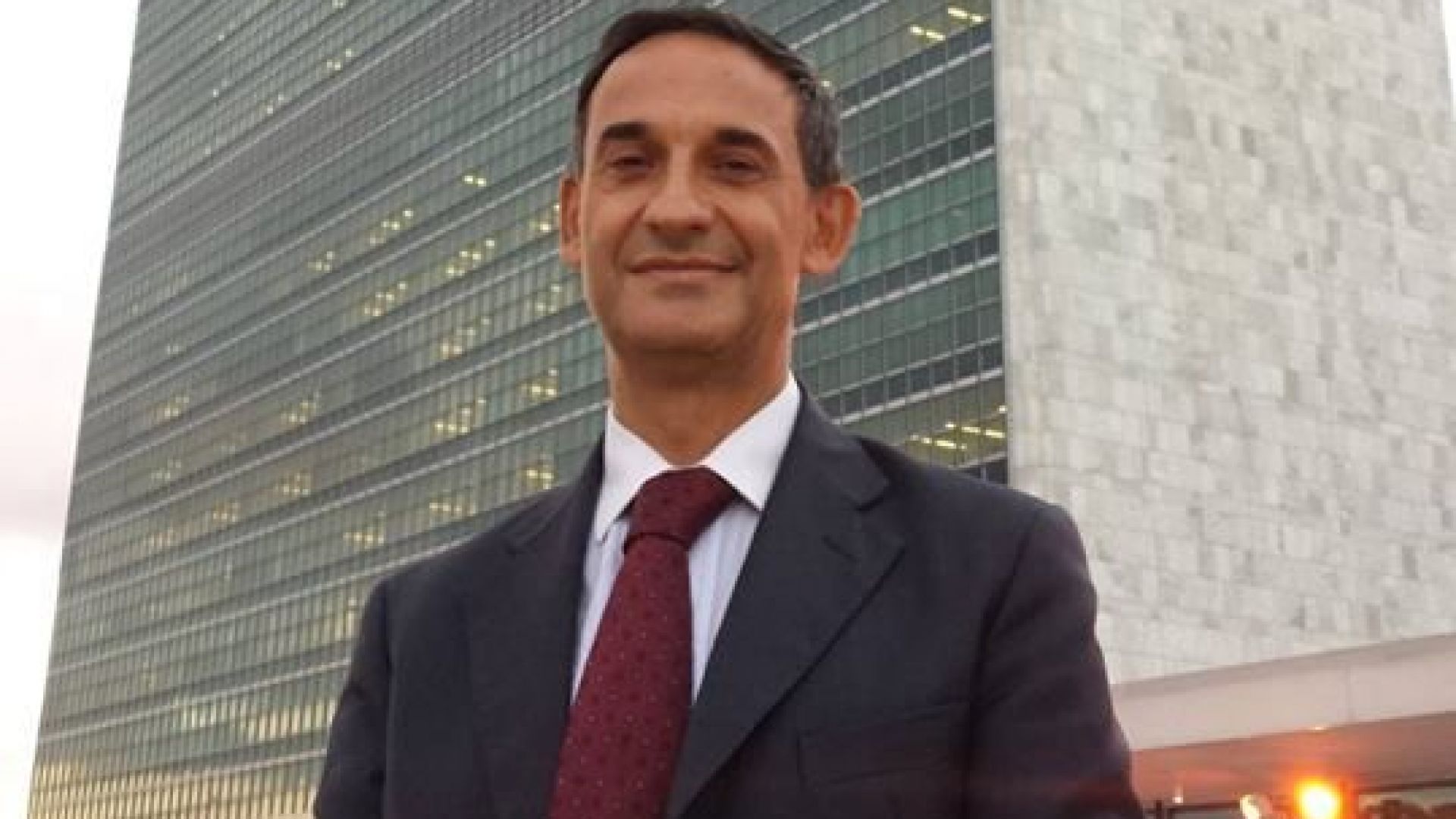 Дипломатът Стефан Тафров спечели вътрешните електронни избори в Движение Да