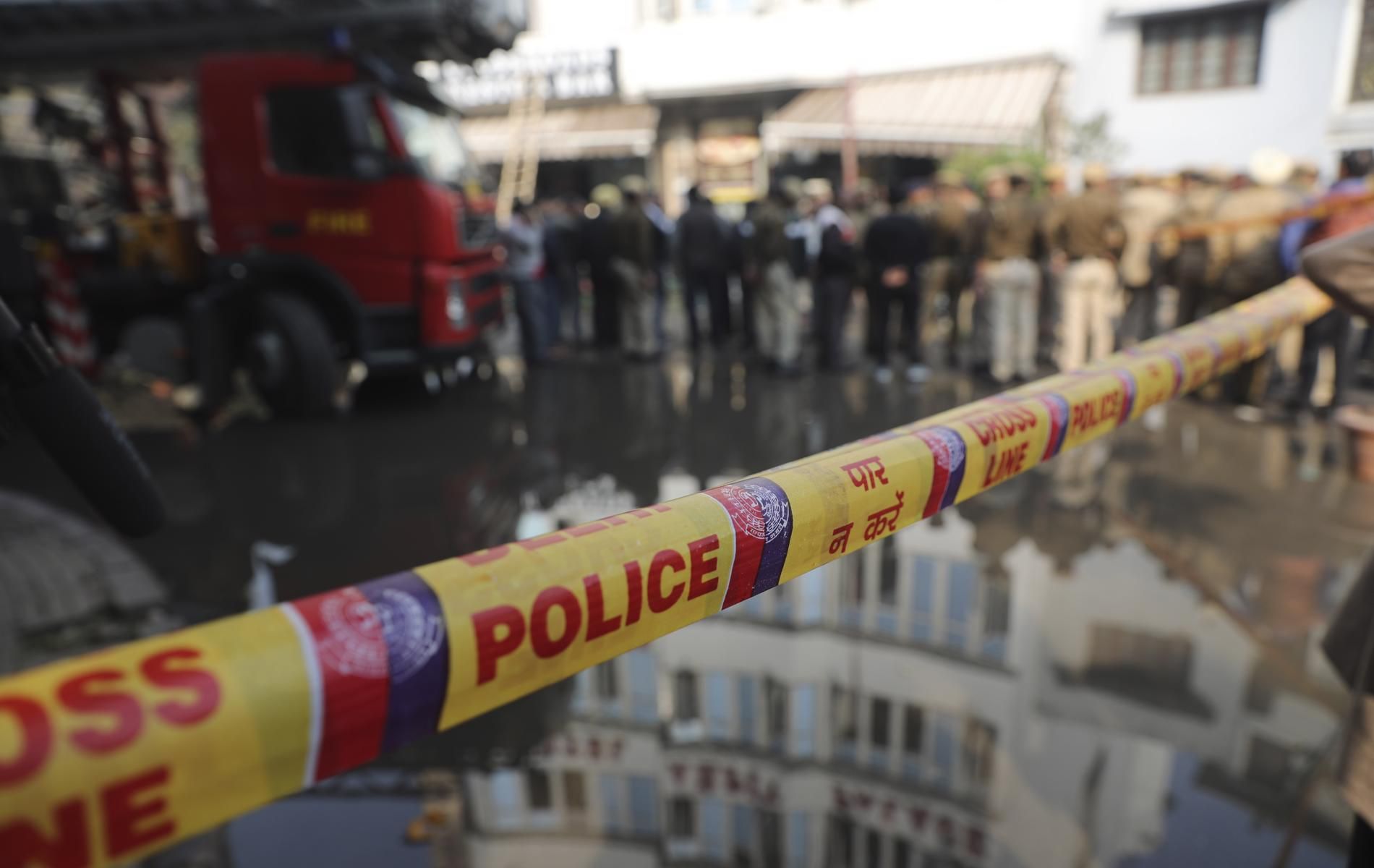 Полицията разследва пожара в индийския хотел