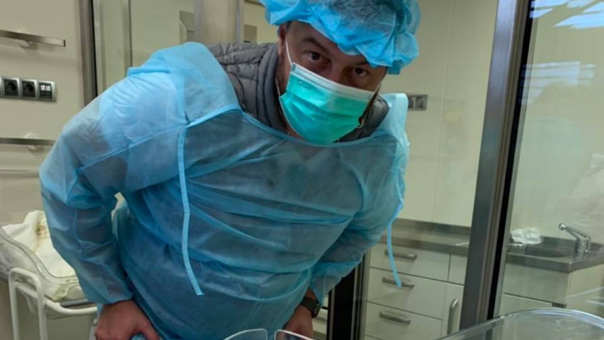 Евродепутатът Николай Бареков съобщи във Фейсбук че е станал баща