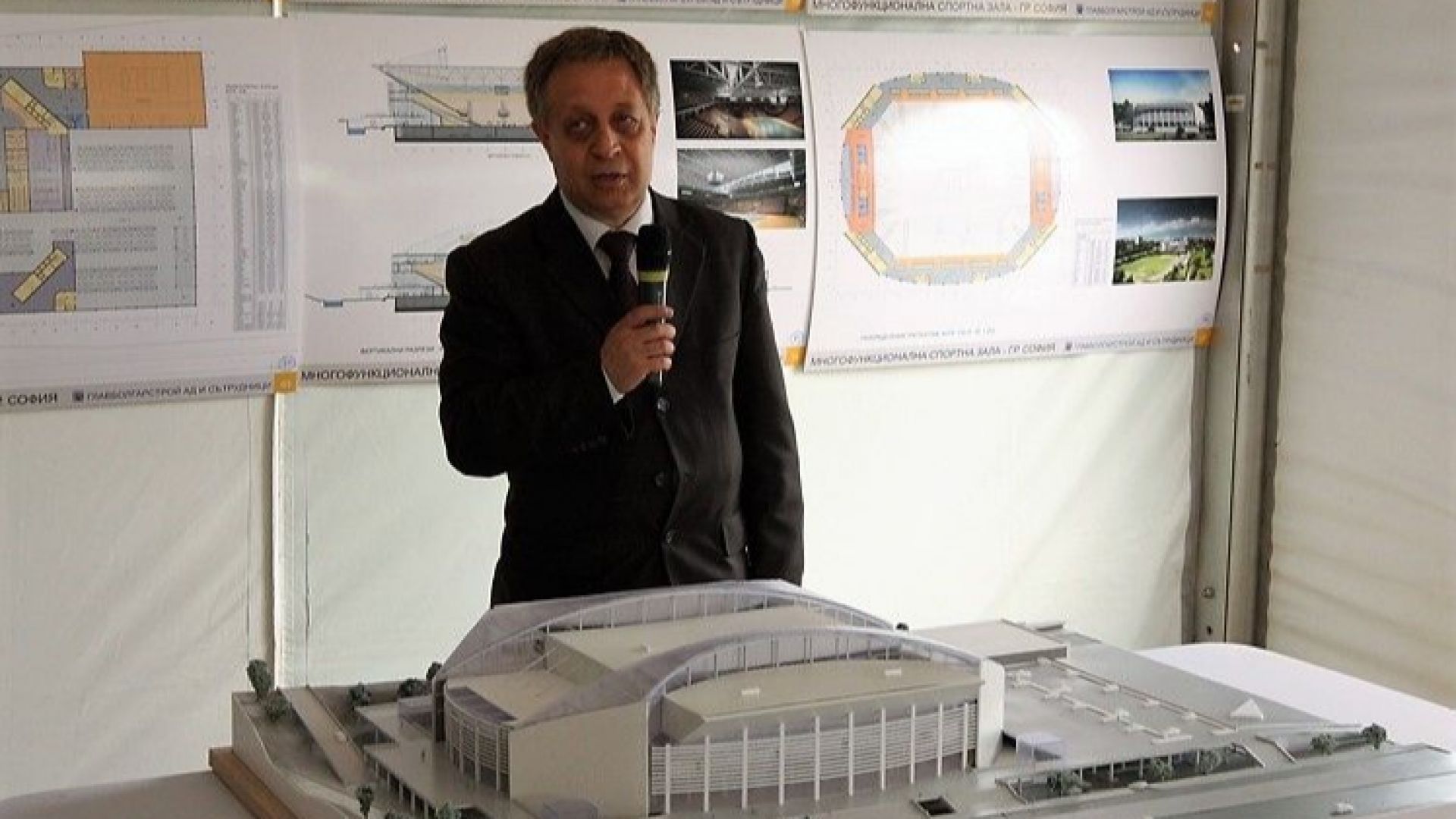 Известният архитект Жеко Тилев е починалият при произшествието с тролейбус