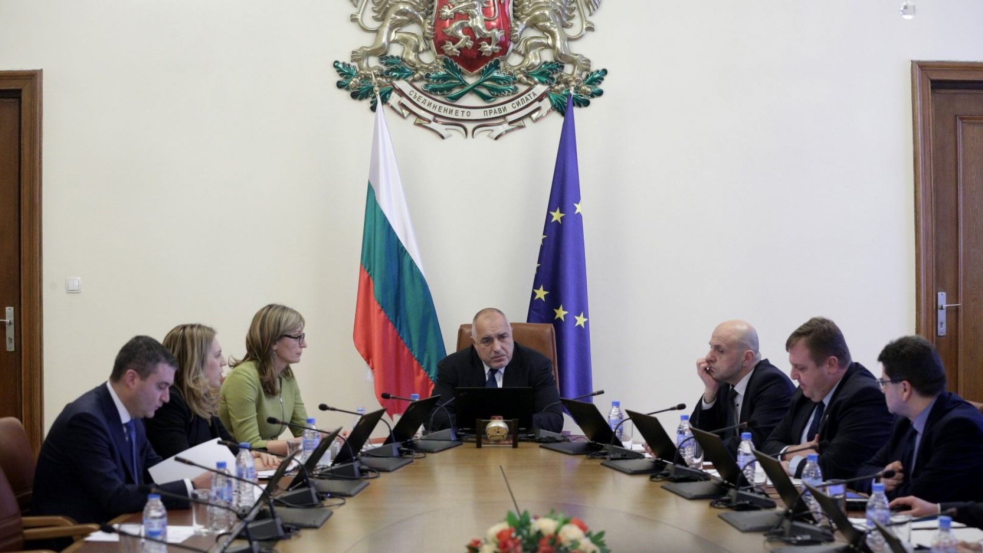 Създава се възможност чужденец с валидно разрешение за продължително дългосрочно