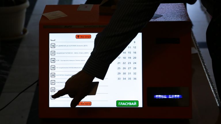 В над 9000 избирателни секции (от общо 11.5 хил.) на