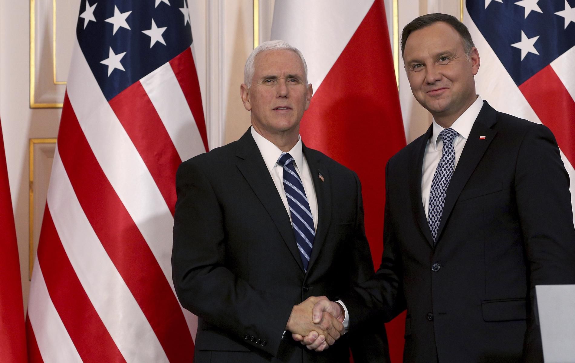 Майк Пенс подкрепи полския президент Анджей Дуда