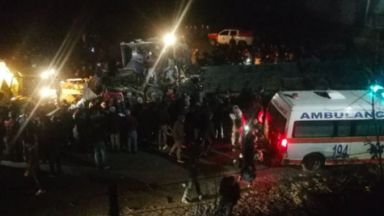 Автобус с 50 души падна в пропаст край Скопие