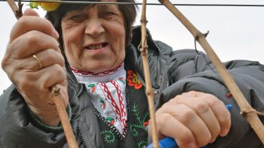 Днес празнуваме Трифон Зарезан Празникът е посветен на труда и