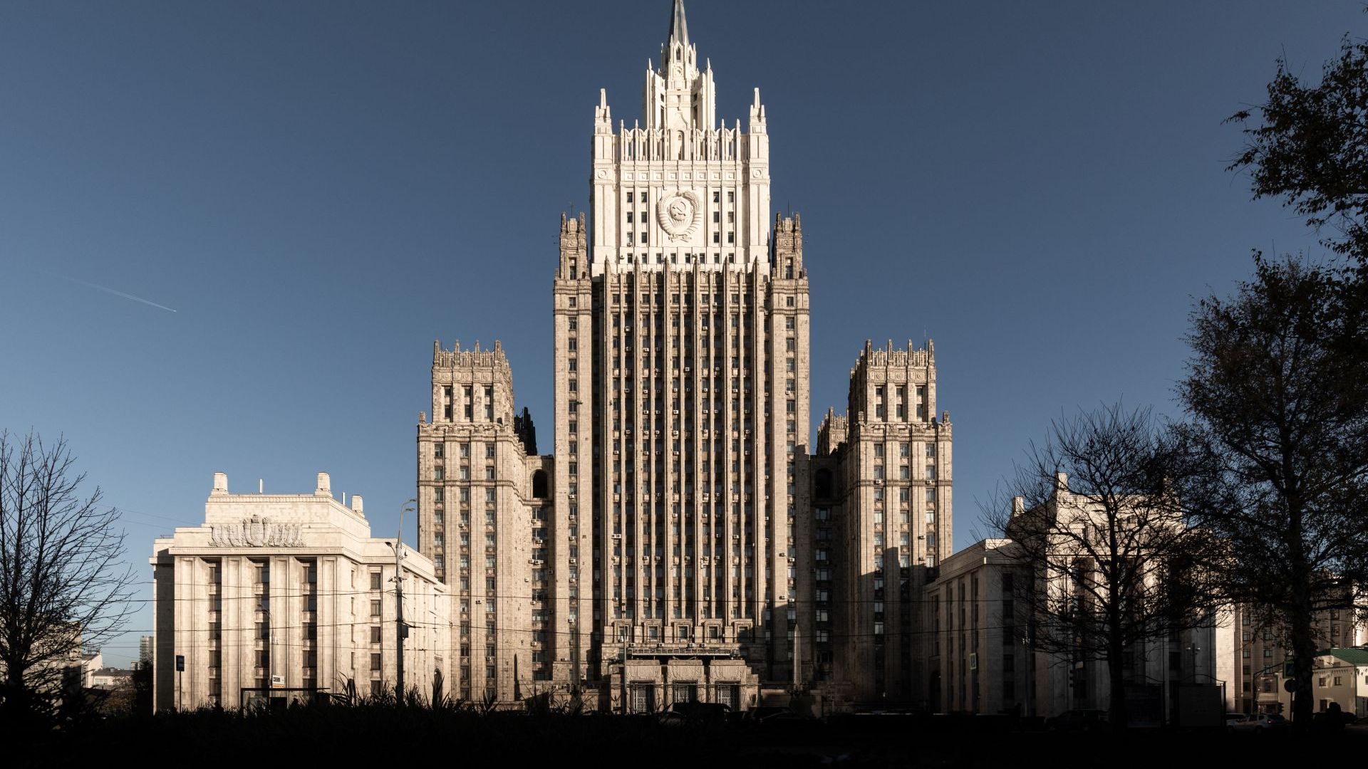 Тялото на дипломат е открито в сградата на руското Министерство