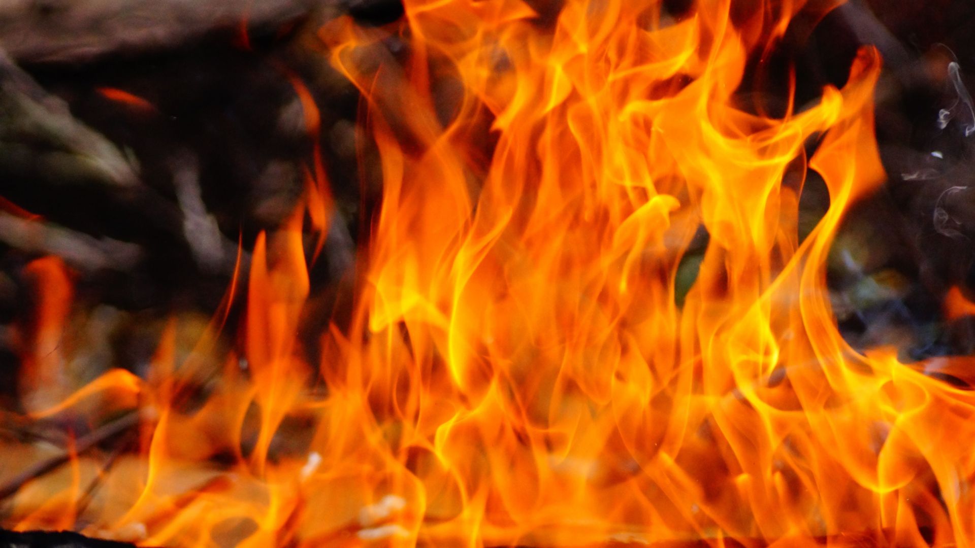 52-годишна жена се самозапали в двора на къщата си в