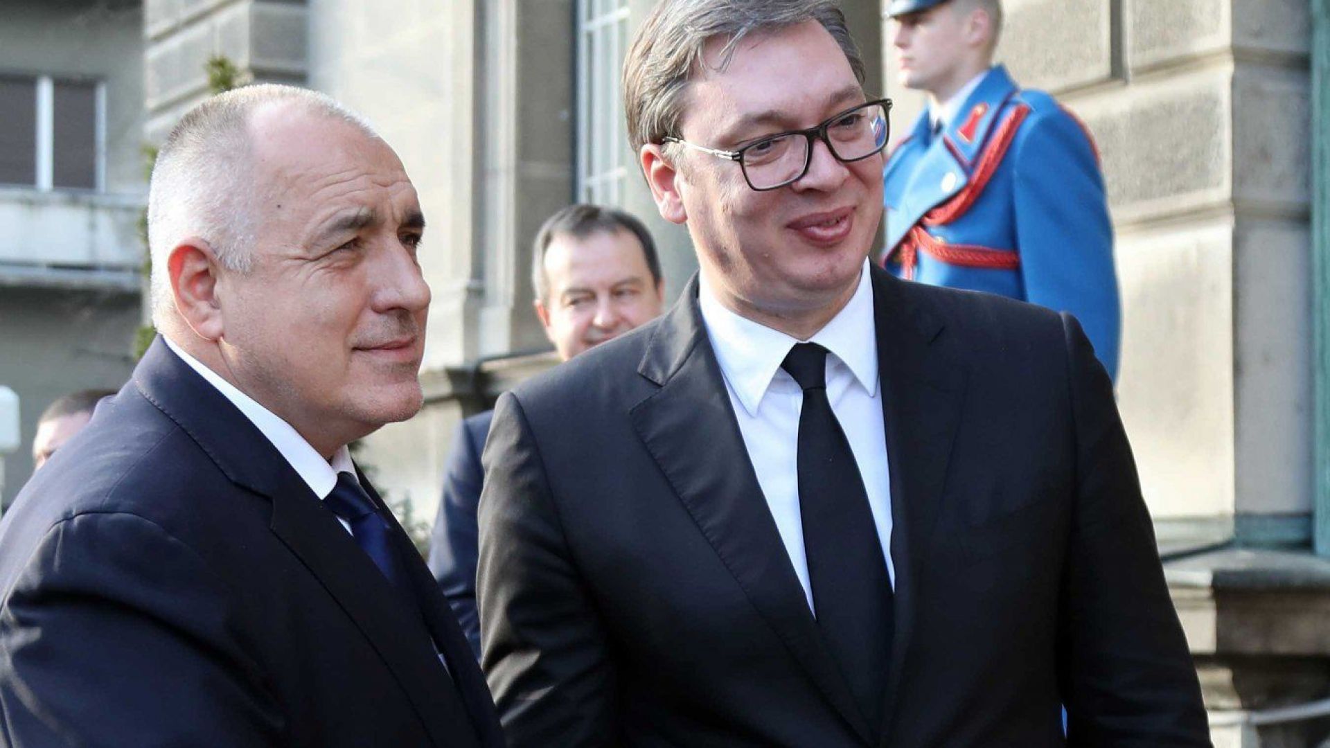 Позволете ми да приема тази награда от името на всички