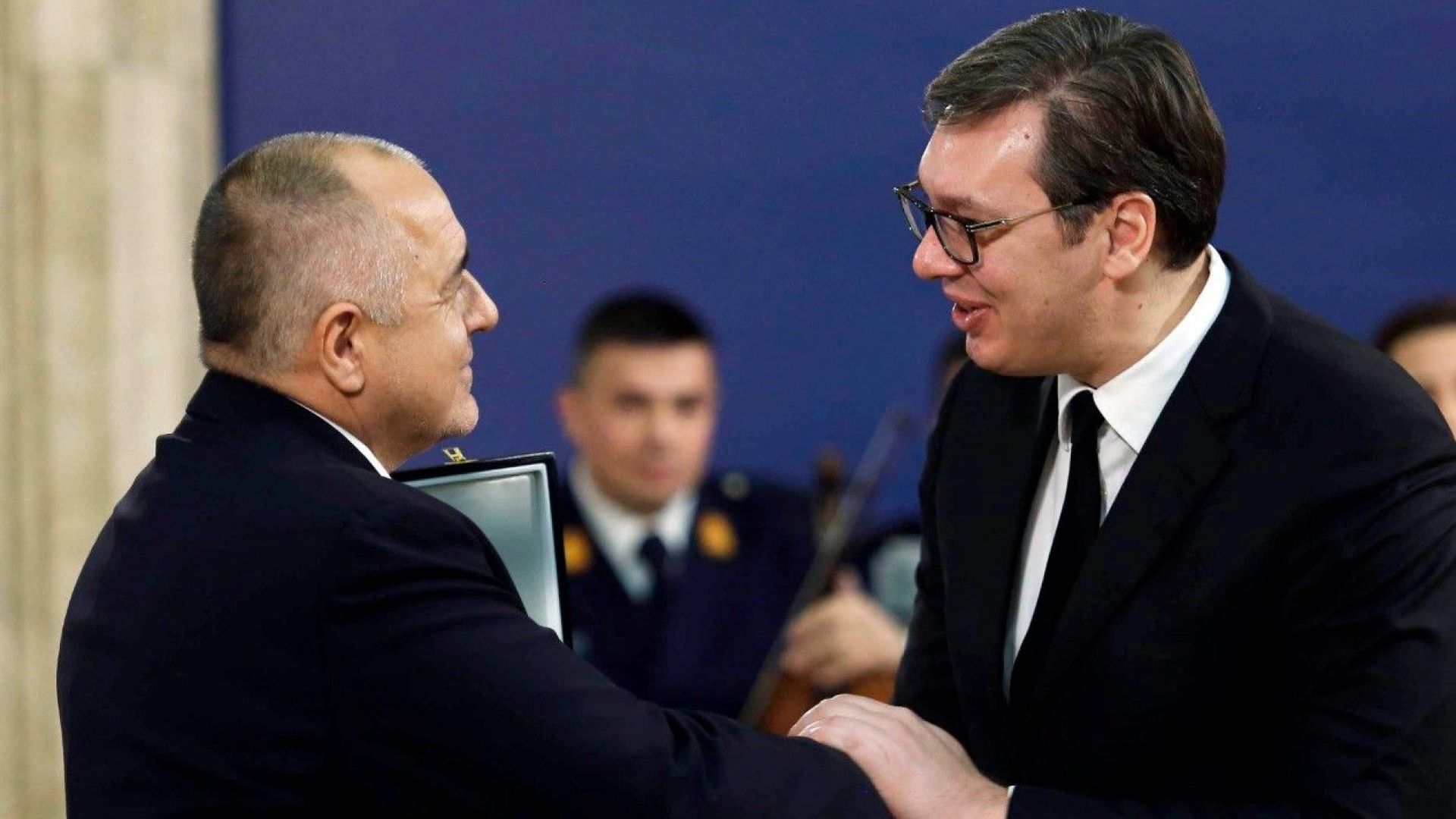 Утре на сградата на общината в Цариброд ще бъде поставена