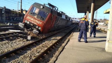 Счупена стрелка причинила дерайлирането на влака на гара Пловдив