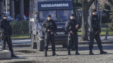  Спецоперация блокира Севлиево, арестуваха митнически началник 