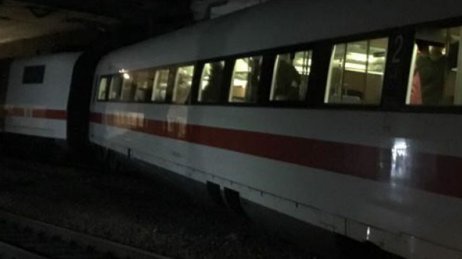 Близо до швейцарският град Базел излезе от релсите високоскоростен влак