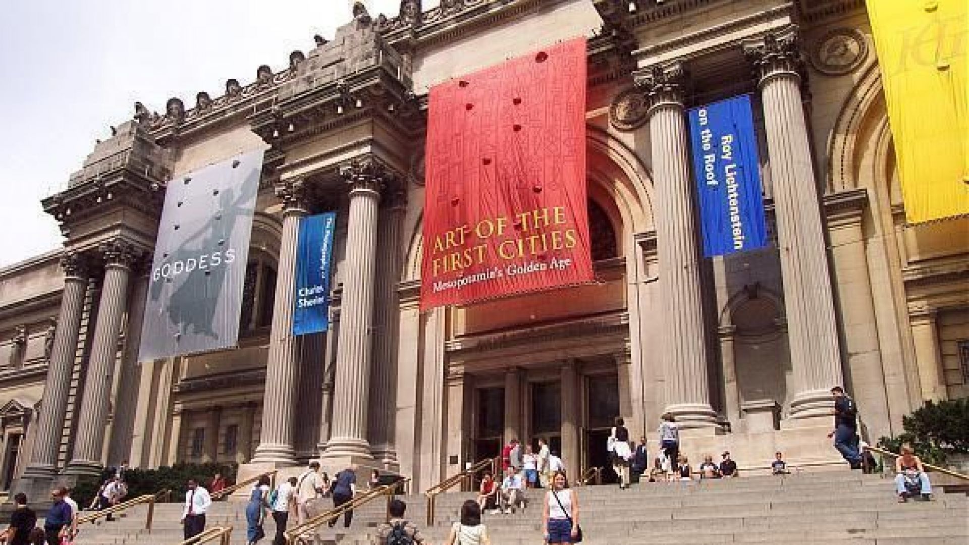 Кайро успя да си върне позлатен саркофаг на древен египетски