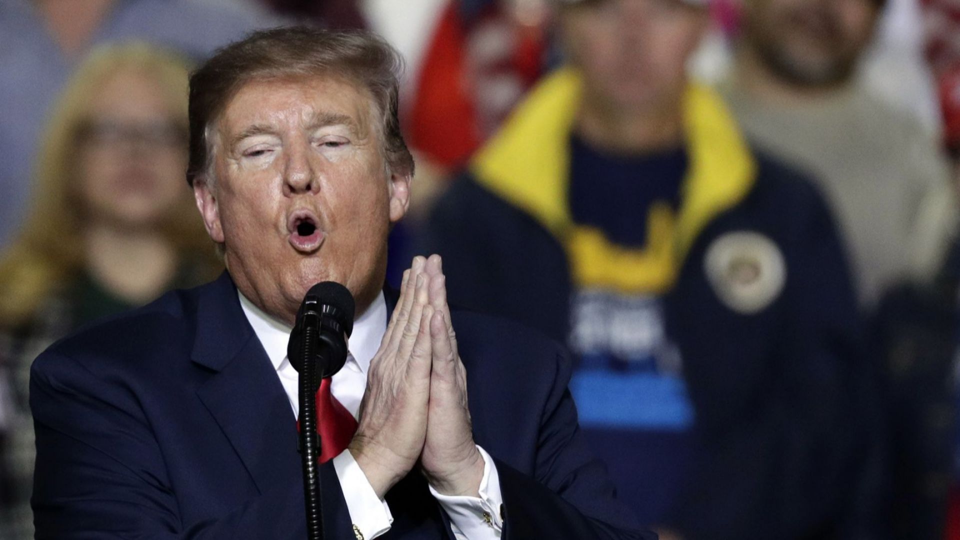 Президентът Доналд Тръмп заяви че заместник министърът на правосъдието Род Розенстайн