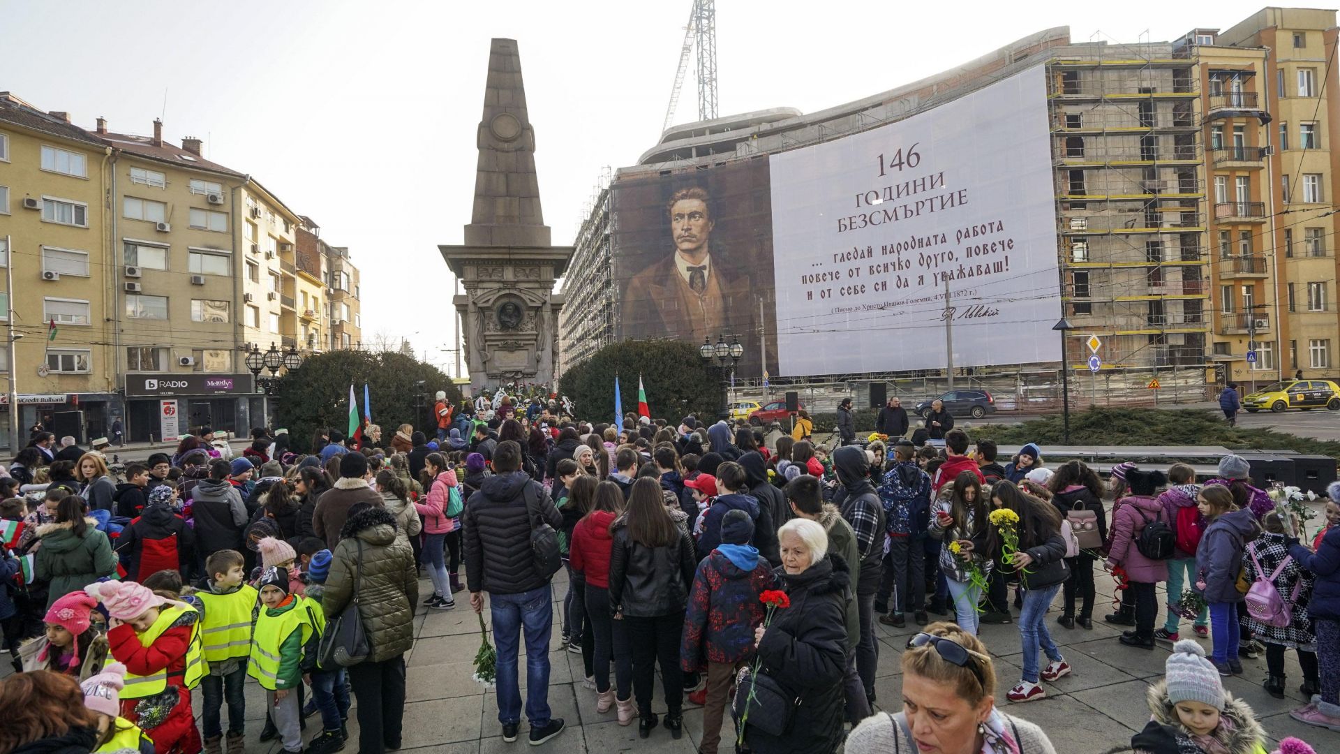 Не трябва да се стига до излишно канонизиране до превръщане