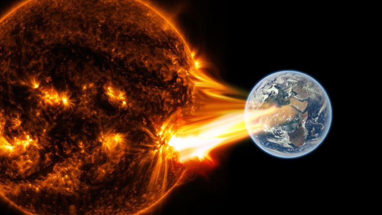 Огромна коронарна дупка се отвори на Слънцето, възможни са геомагнитни бури