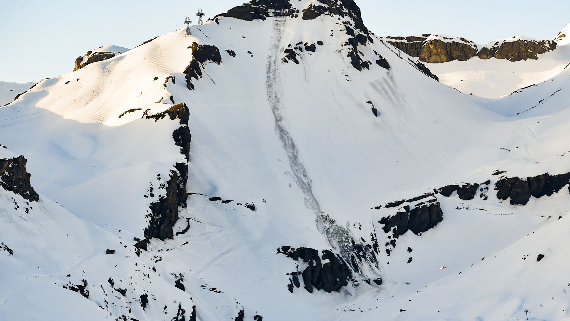 Четирима скиори от Германия загинаха в лавина в швейцарските Алпи