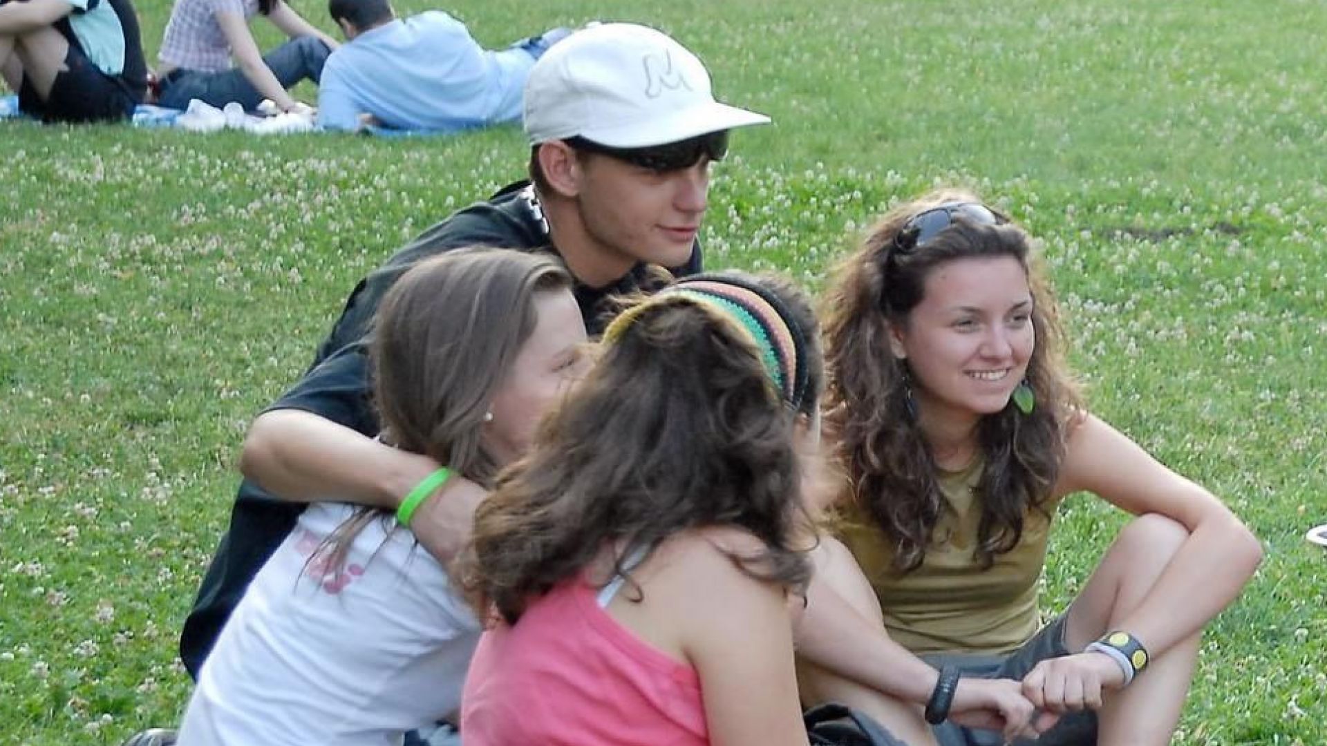 Младите хора на възраст между 15 и 29 г са