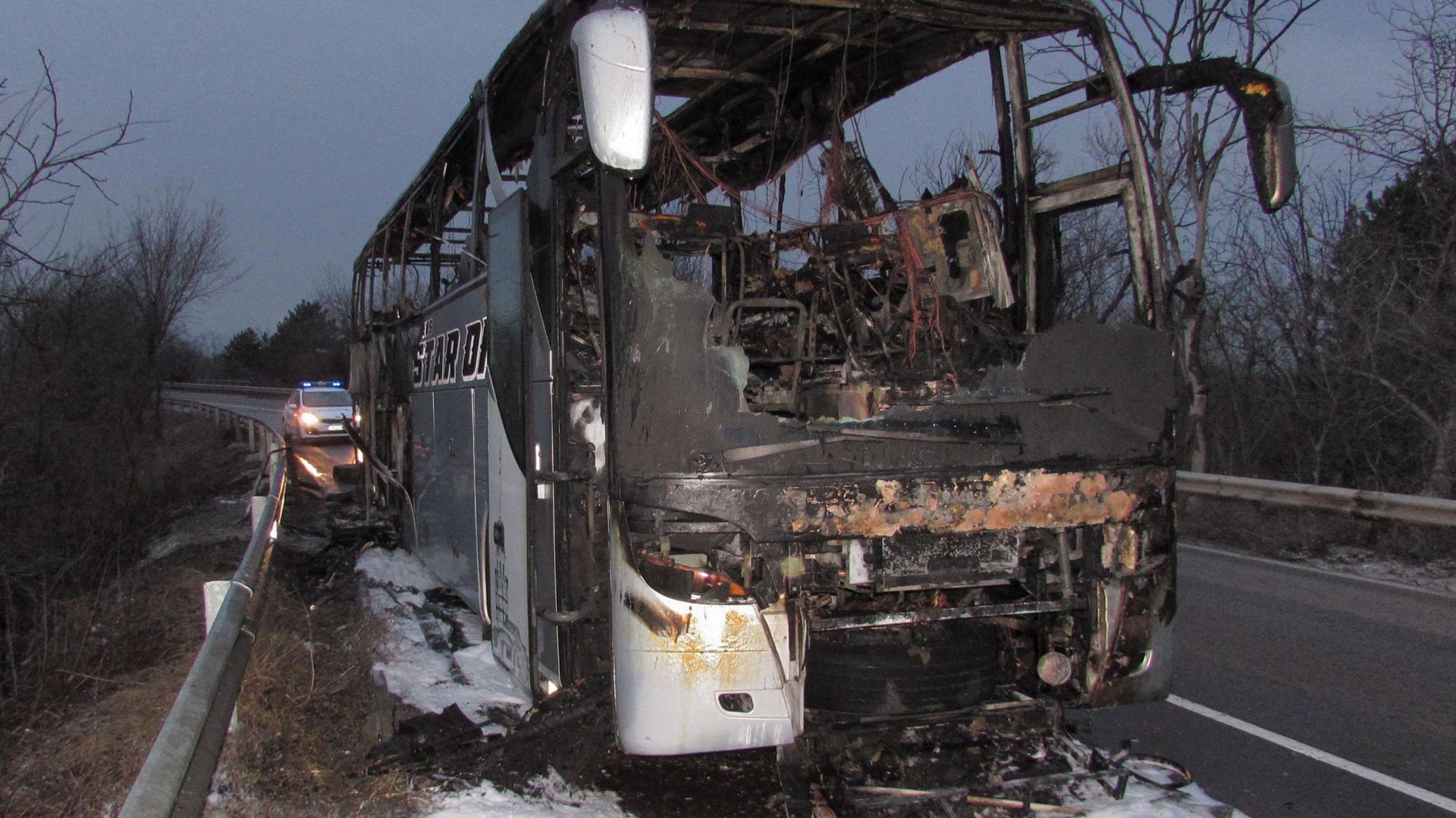 Пламналият вчера на АМ Тракия автобус който е превозвал деца