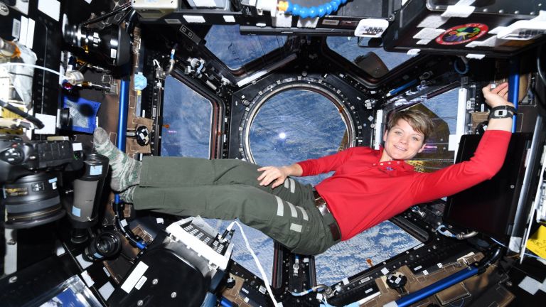 Американската астронавтка пораснала с 5 сантиметра в Космоса