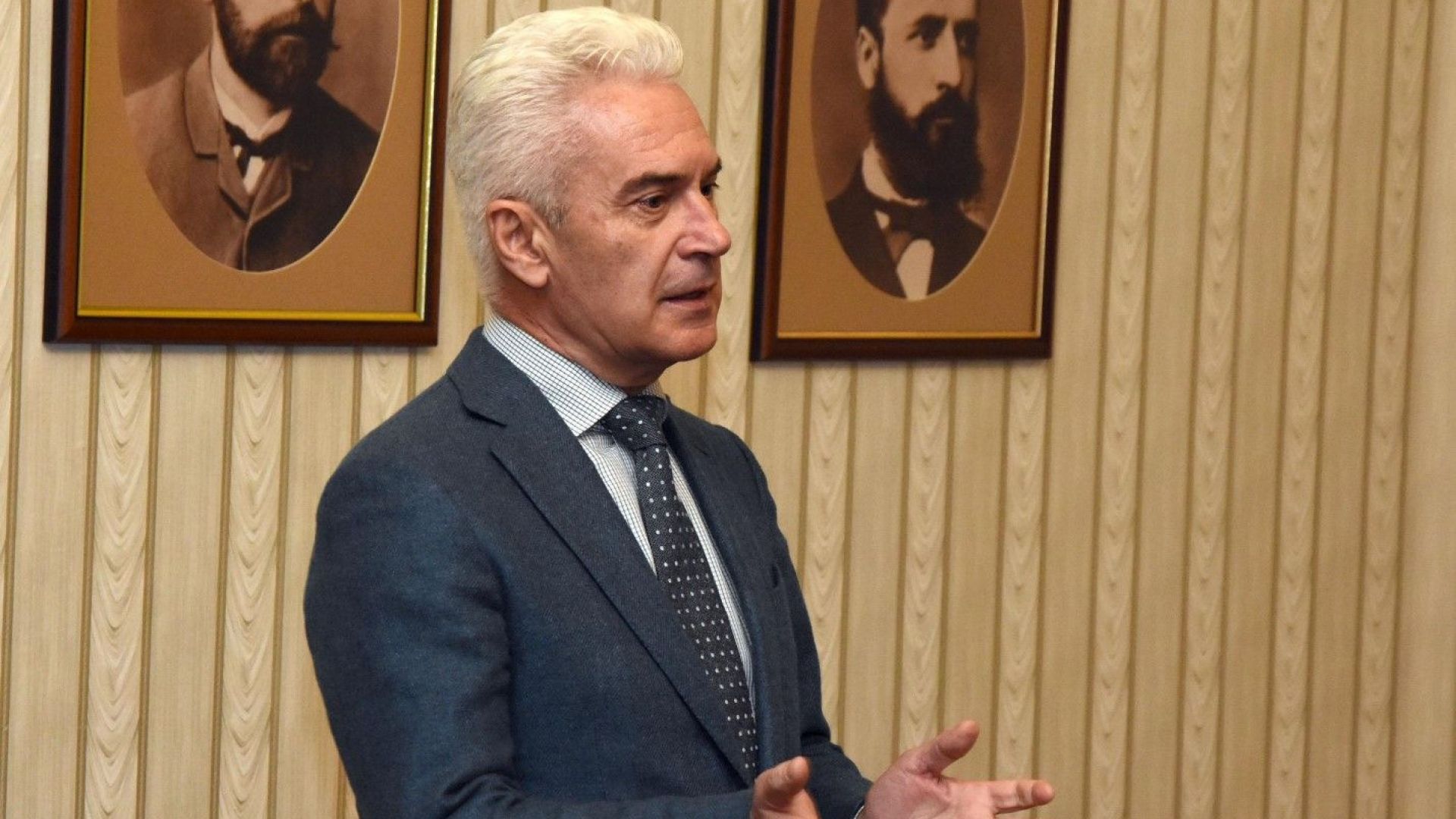 Очаквам от ГЕРБ да одобрят предложението ни депутатите които не