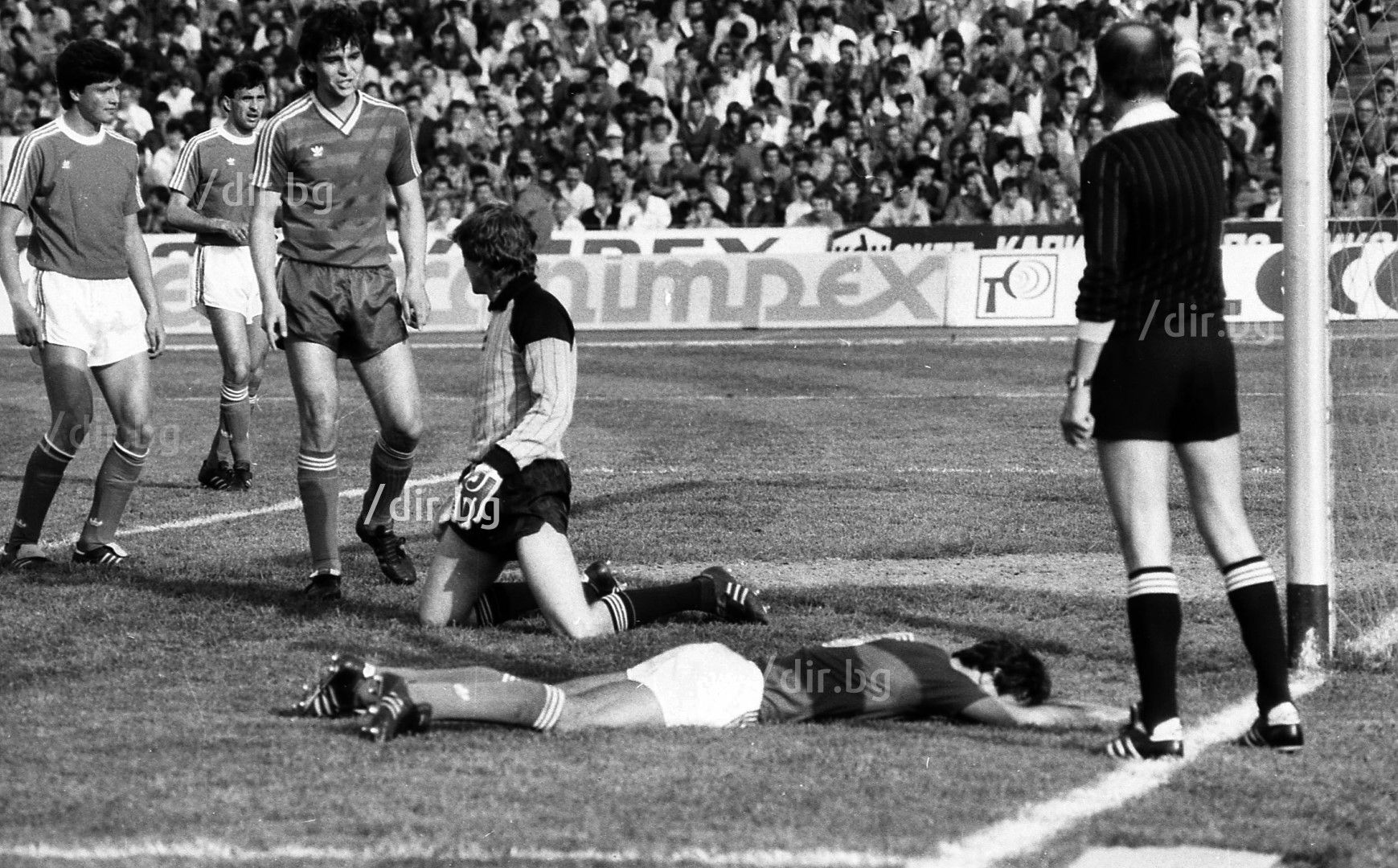 Любо Пенев срещу Ники Илиев, момент от финала за Купата през 1987 г.