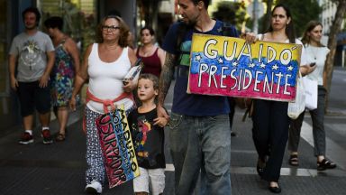 Мадуро затвори границата с Бразилия, не пуска хуманитарна помощ