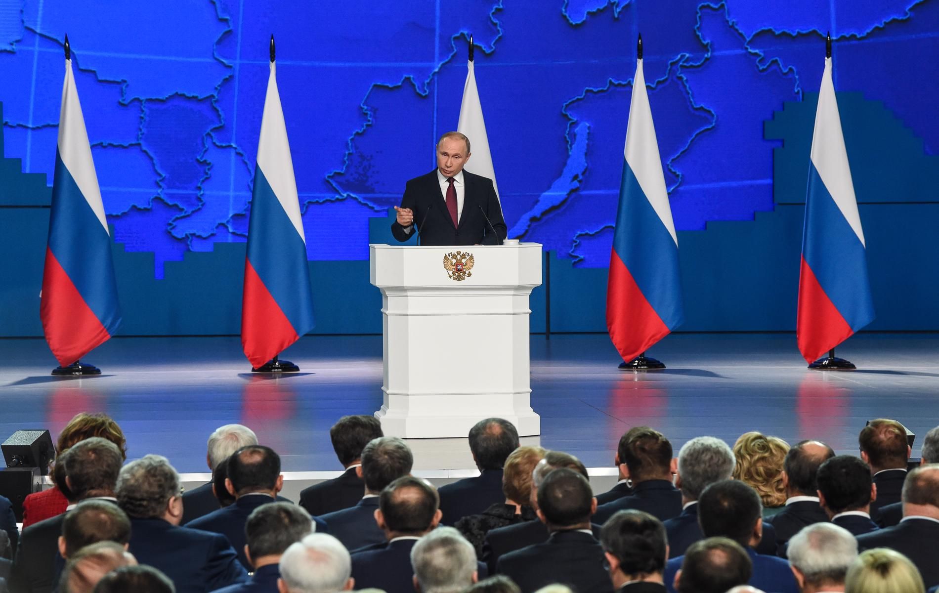 Има спад в интереса и доверието към Путин, пишат руски медии