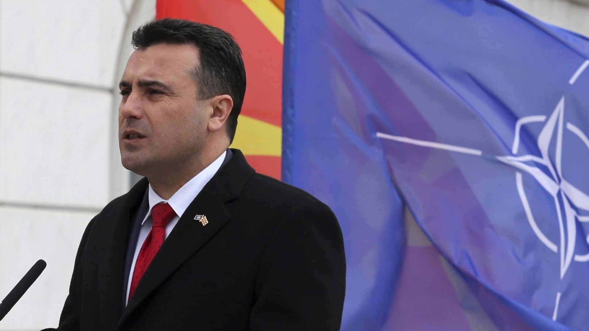 Премиерът на Северна Македония Зоран Заев поиска днес оставката на