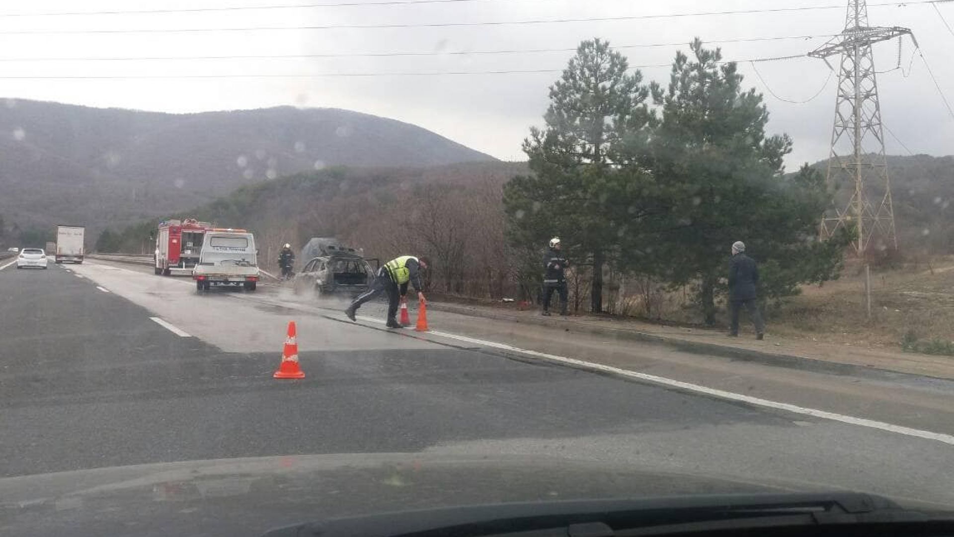 Лек автомобил е изгорял на магистрала Тракия съобщиха за Dir bg