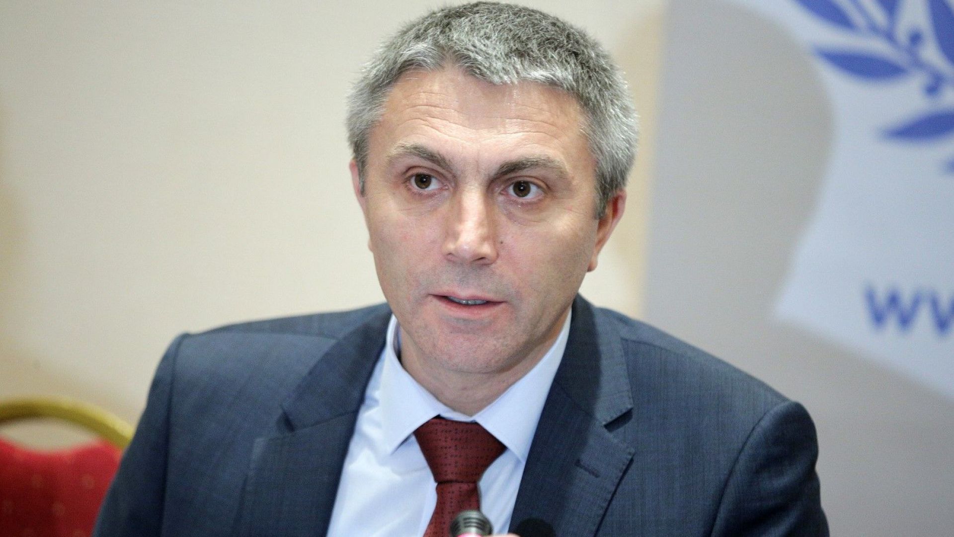 Два месеца преди евроизборите се намираме в политическа криза и