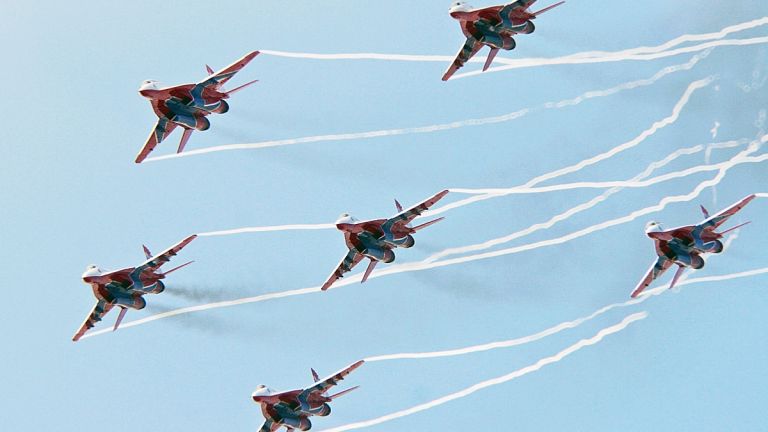 Въздушната гордост на Путин: Авиацията, която не излетя (снимки)