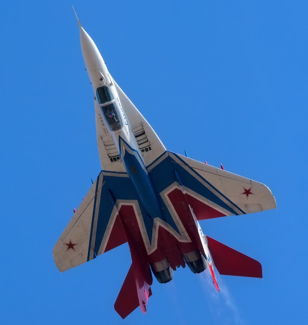 МиГ-29 от авио-акробатична група "Стрижи"
