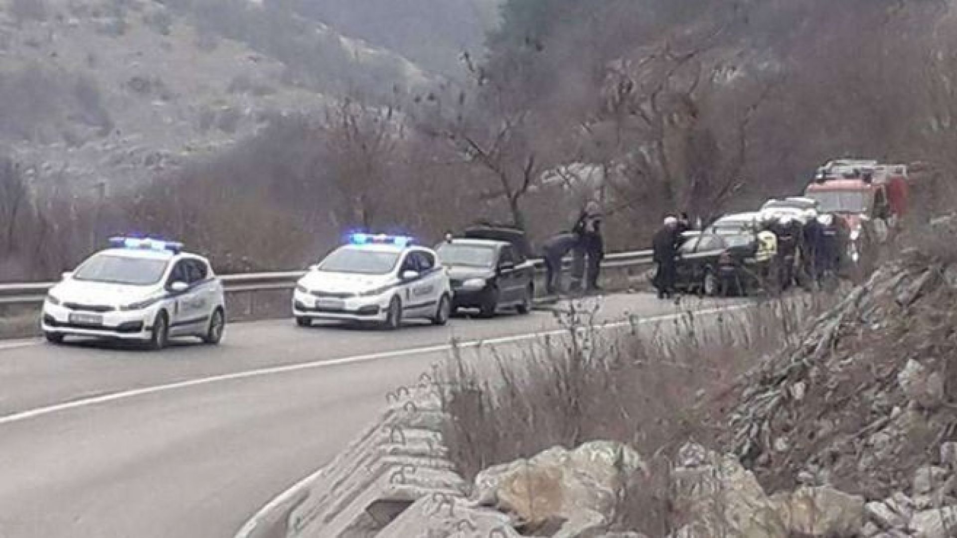 Четирима души са в болница след катастрофа на пътя София