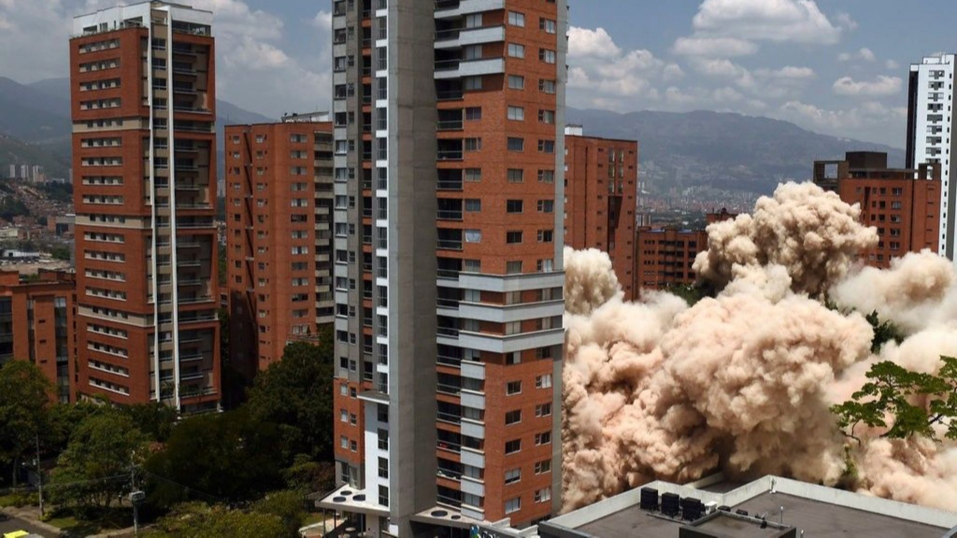 Осеметажната сграда в Меделин в Колумбия където едно време живя