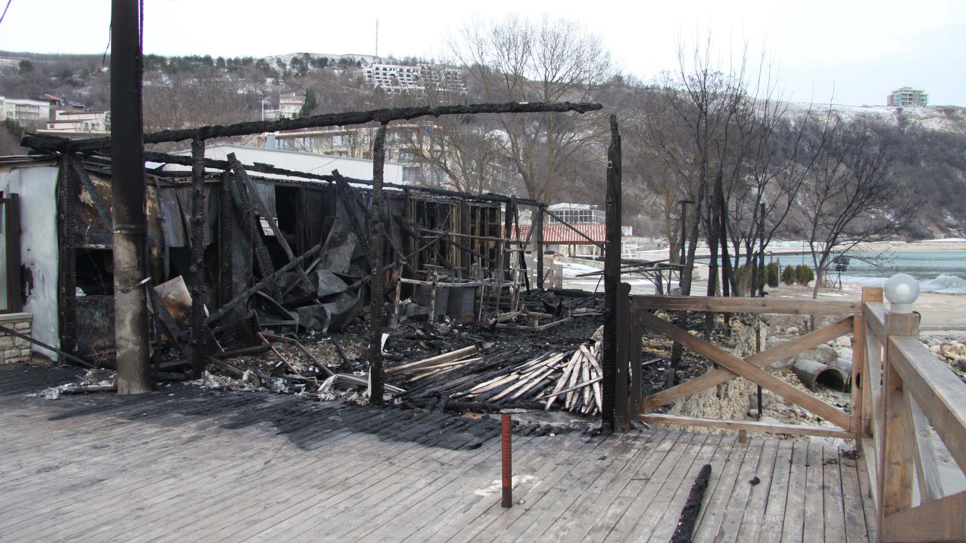 Култово заведение в Каварна изгоря до основи