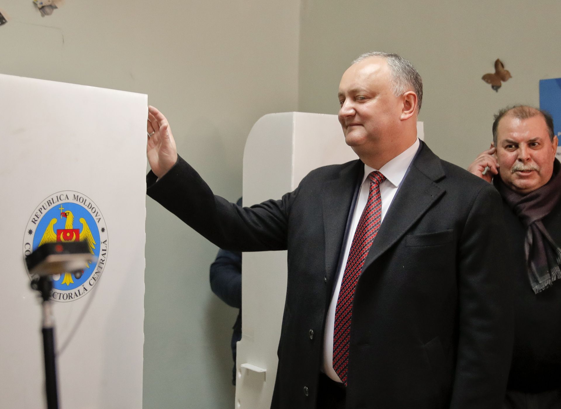 Президентът на Молдова Игор Додон гласува