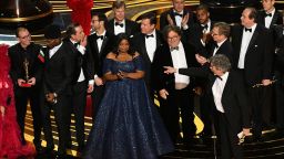 Българинът Димитър Маринов грабна в ръцете си Оскара за "Най-добър филм"