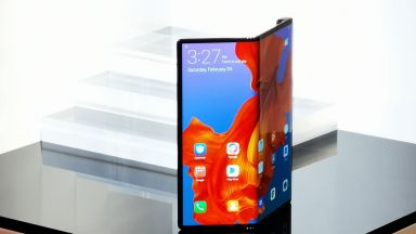 Huawei показа уникален сгъваем телефон