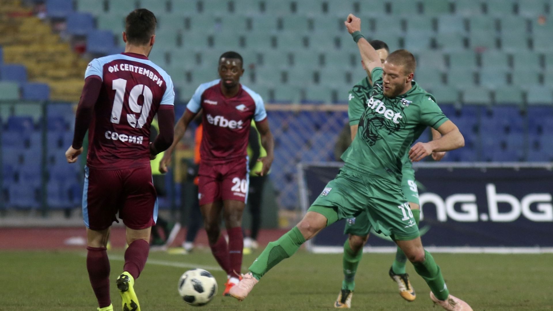 Скука на "Васил Левски" затвори кръга в Първа лига