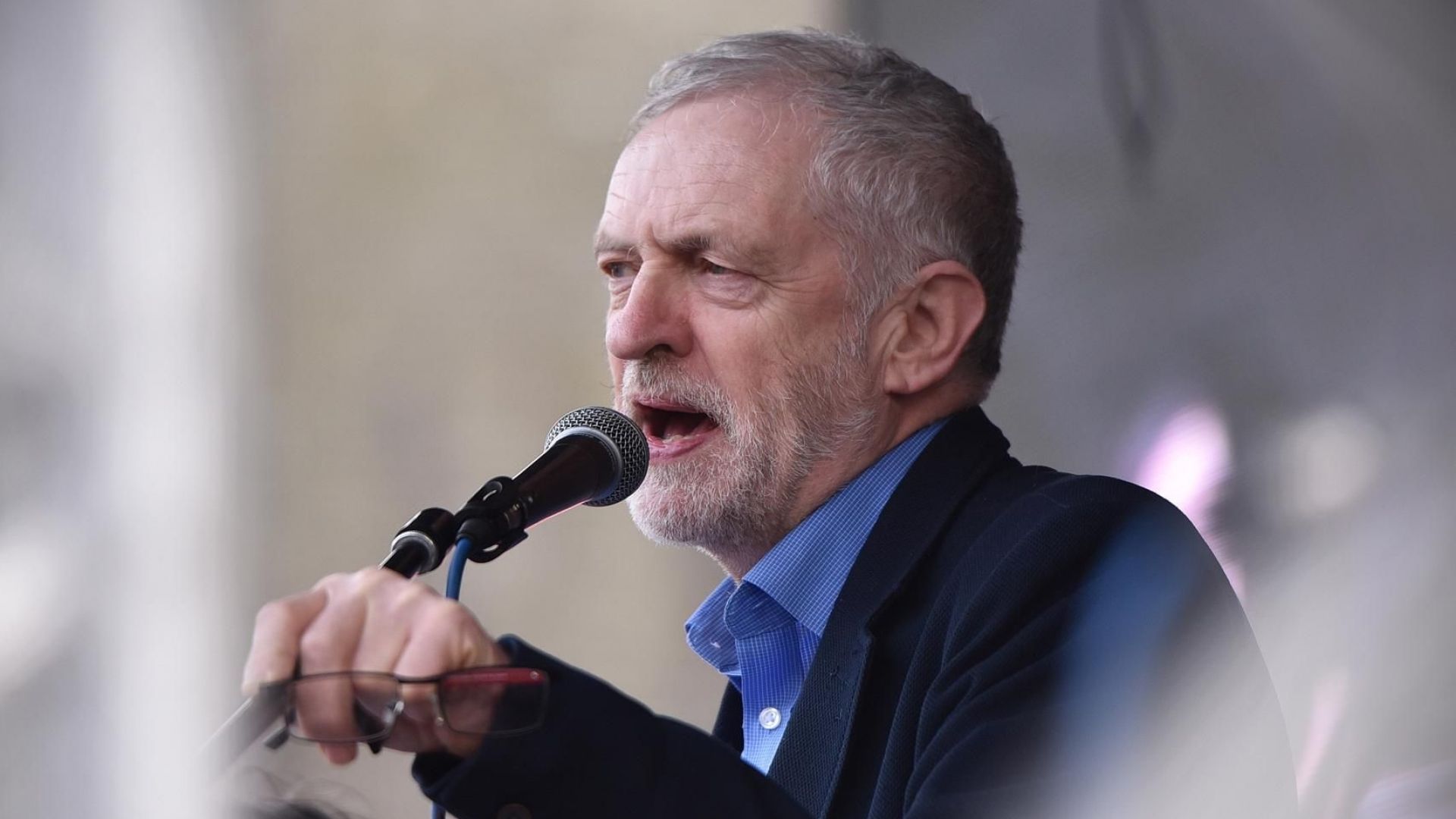 Британската основна опозиционна Лейбъристка партия ще подкрепи законодателна поправка в