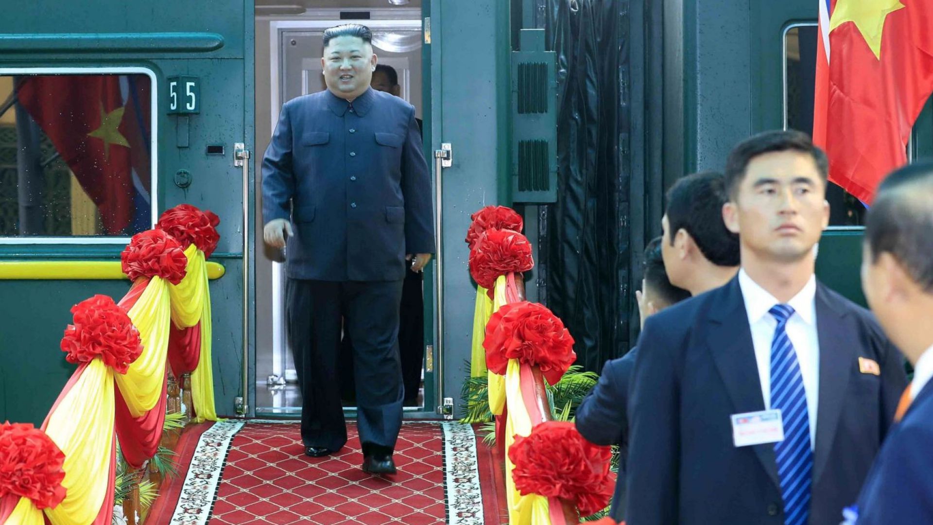 Севернокорейският лидер Ким Чен ун пристигна във Виетнам рано тази сутрин